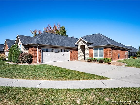 3rd image of 1748 Bay Hill Place
