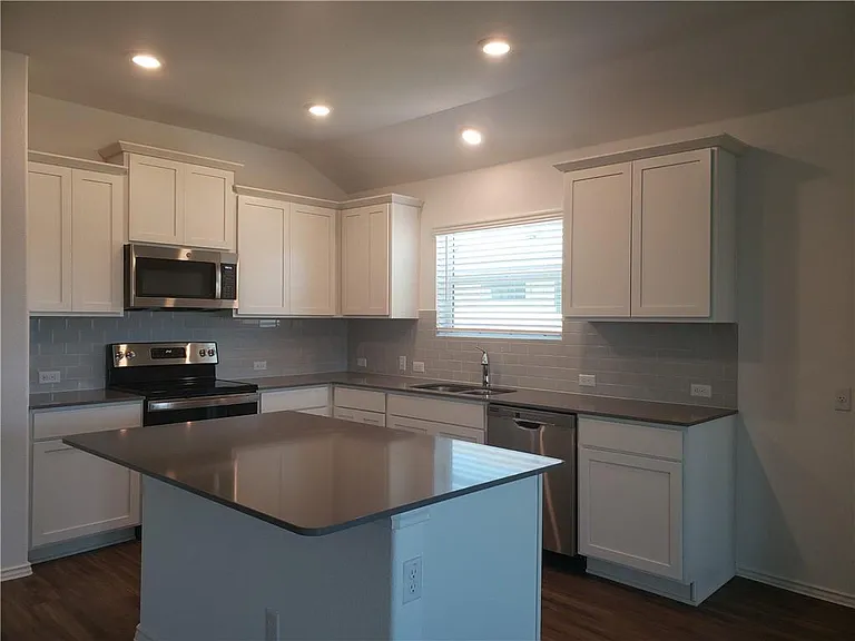 104 Mountain Maple St — Photo 10
