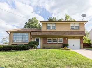 220 Regency Rd, Edgewater Park, NJ 08010