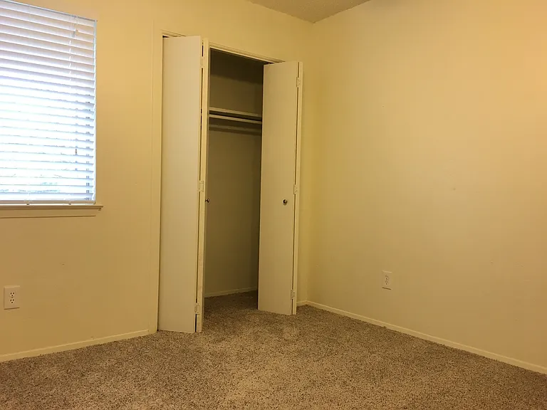 4905 Merritt Circle — Photo 8