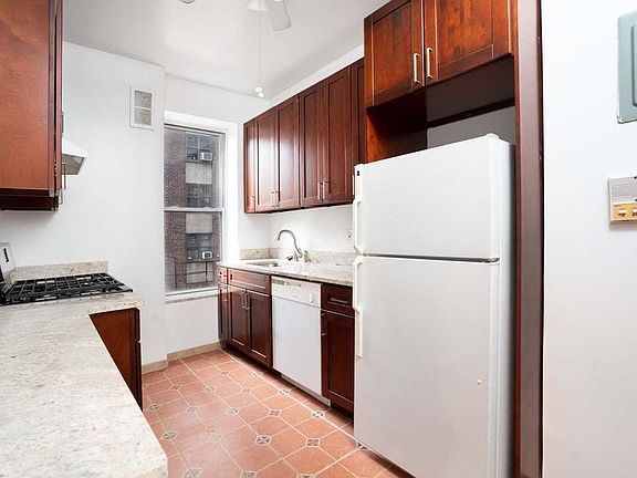 3rd image of 215 W 116th St APT 5A