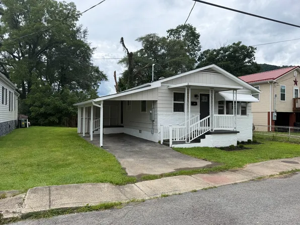 164 11th St, Rainelle, WV 25962