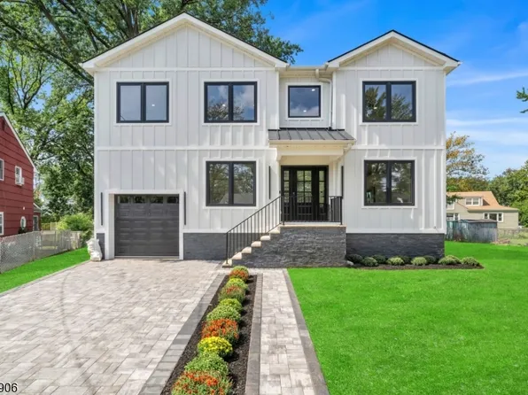 18 Heather Ln, Roselle Boro, NJ 07203