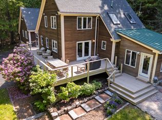 2 Harbor Ridge Rd, Freeport, ME 04032