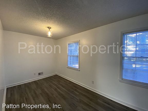 4th image of 508 Deerwood St Unit 526