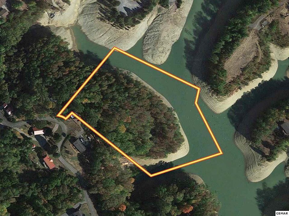 1st image of 8 Bouldercrest Dr #8