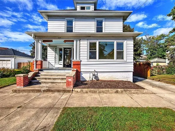 668 Academy Ave, Providence, RI 02908