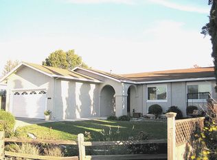 1422 Debra Dr, Petaluma, CA
