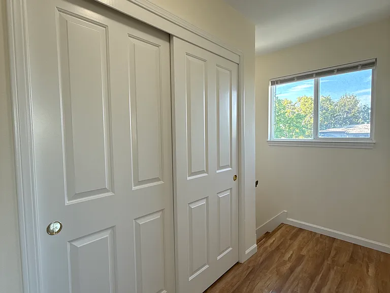 102 Brooklyn Ave — Photo 8