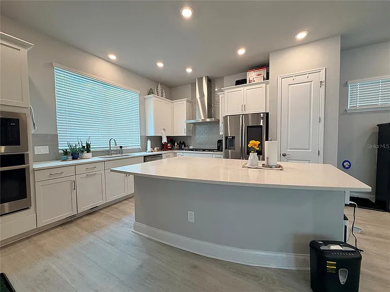 660 Rosewood Way — Photo 6