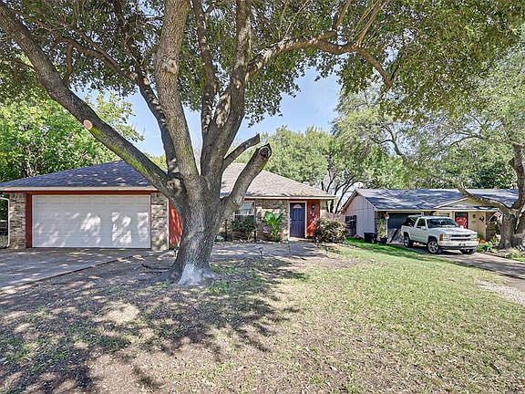 2nd image of 323 Linkview Dr