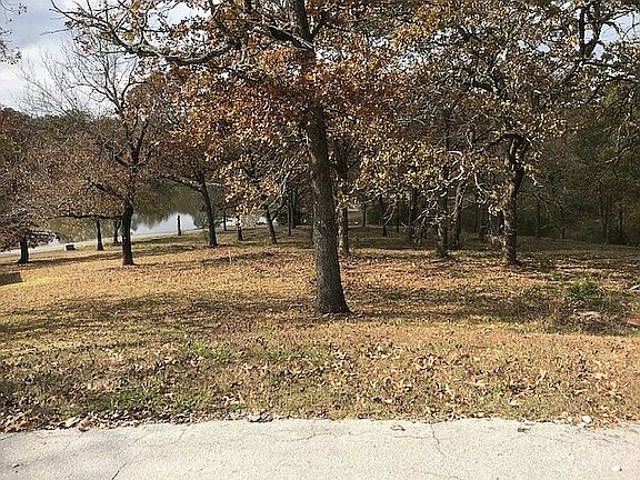 4th image of 34 Loch Dr