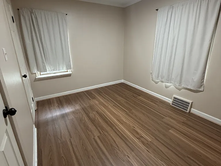 25428 Hopkins St — Photo 9