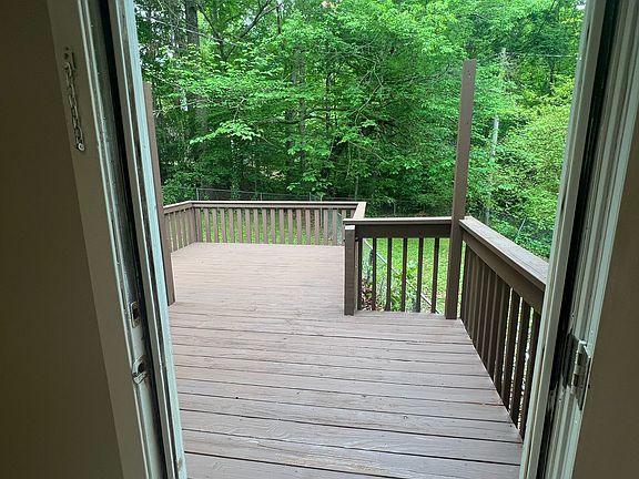 4th image of 4062 Laurie Jo Dr SW