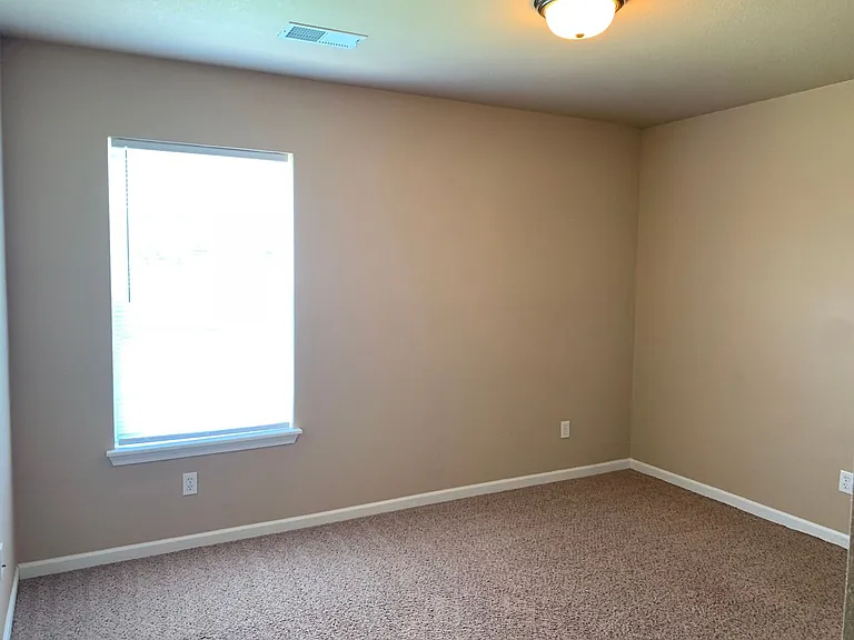 125 Edna St — Photo 15