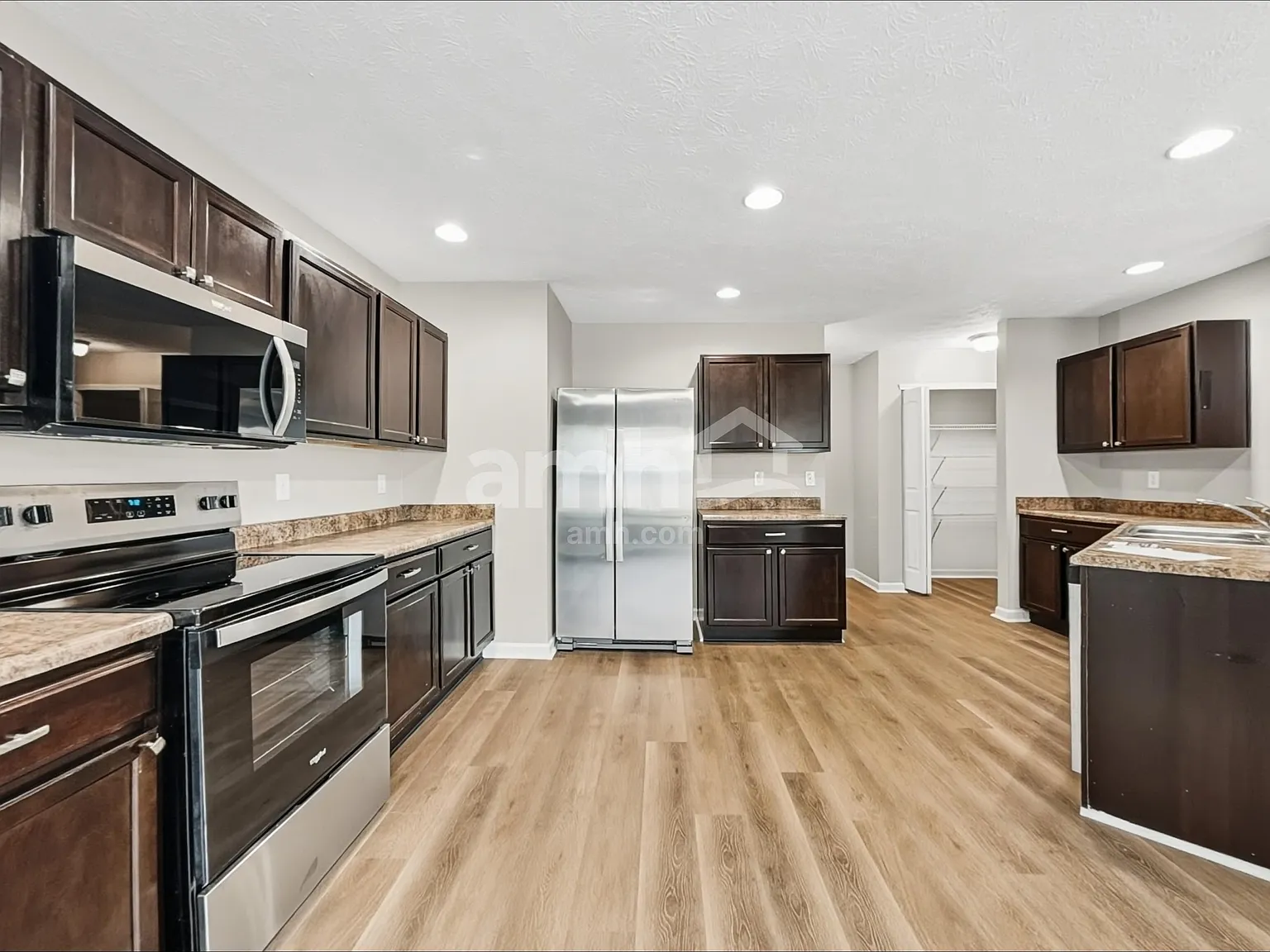 4 bed, 2.5 bath, 2396 sqft, $2,445 — Photo 4