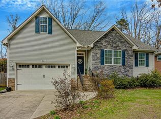 902 W Ray Ave, High Point, NC 27262