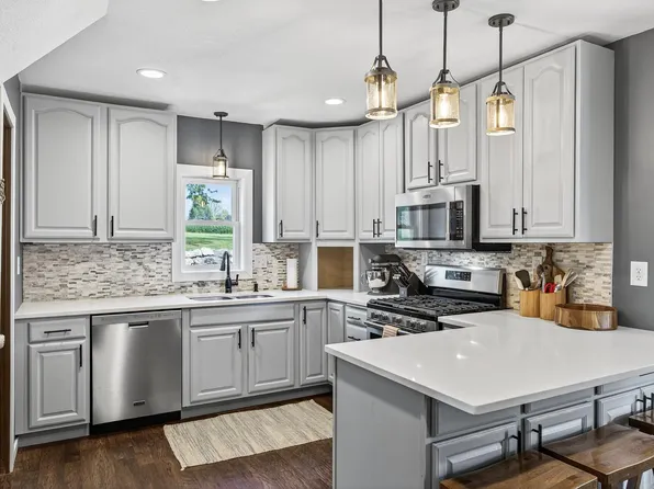 24151 Aberdeen Ave, Belle Plaine, MN 56011