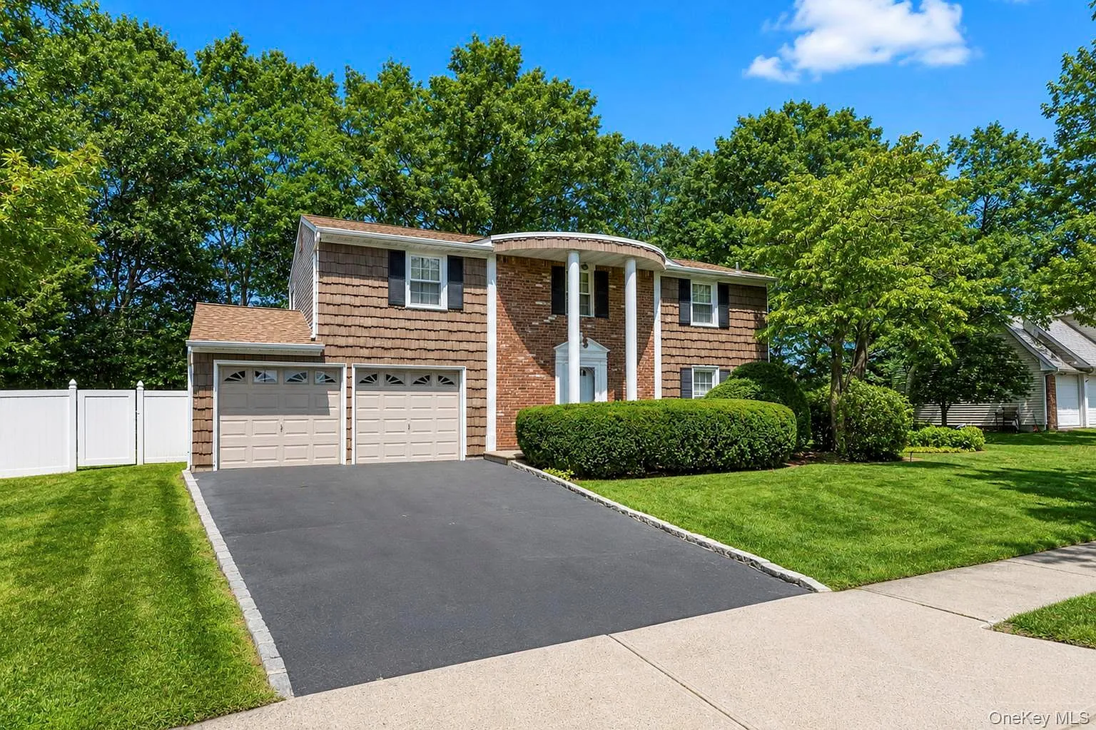 4 bed, 2.5 bath, 1972 sqft, $4,500 — Photo 3