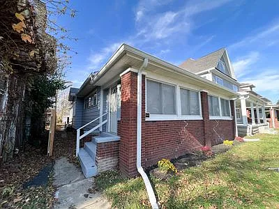 3624 N Illinois St — Photo 2