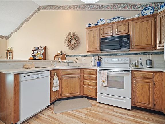 5th image of 107 N Blair Dr APT 20