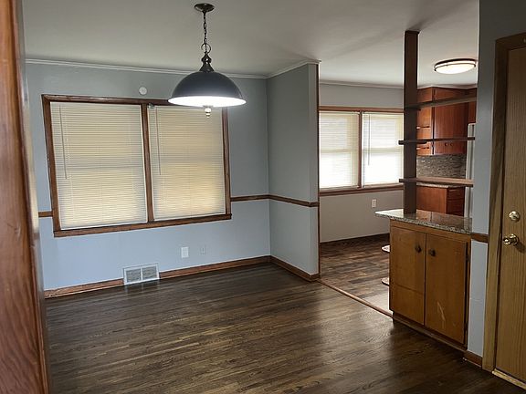4th image of 410 S 80th East Ave