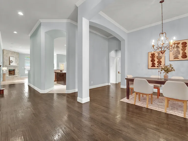 444 Wildwood Dr — Photo 2