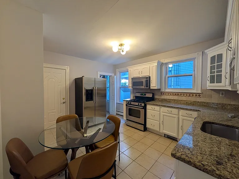 182 Green St #2 — Photo 1