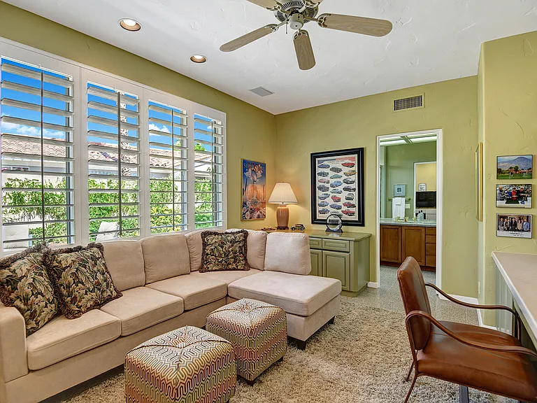 383 Desert Holly Dr — Photo 15