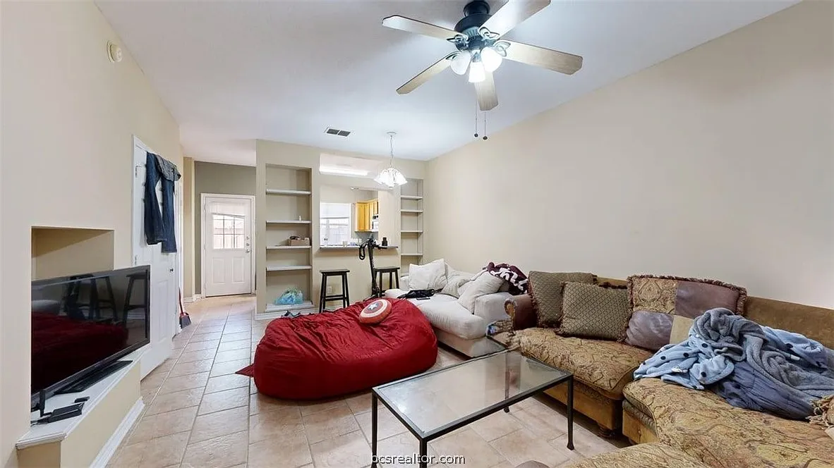 Building Photo - 301 Nimitz St #B