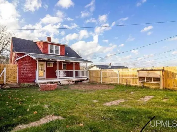 255 Prospect St, Ishpeming, MI 49849