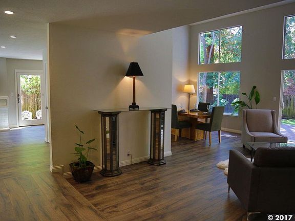 5th image of 2249 Gladwin Dr