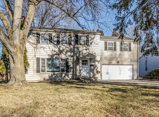 3112 Burrmont Rd, Rockford, IL 61107