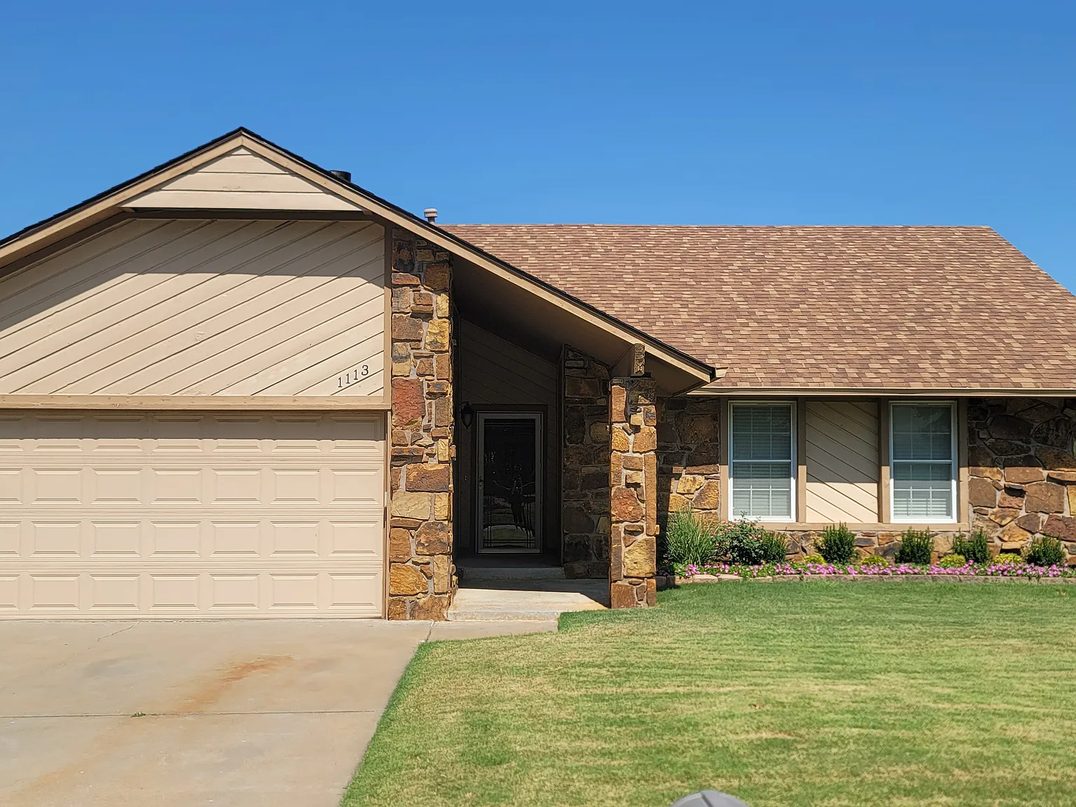 3 bed, 1627 sqft, $1,700 — Photo 2