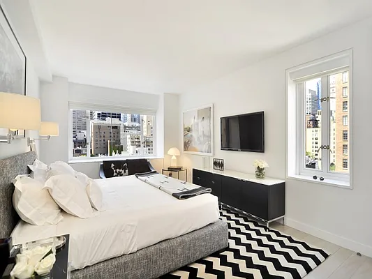 Sold by Sotheby's International Realty | media 4