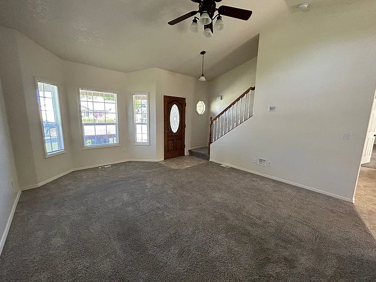 721 E Hawk St — Photo 7