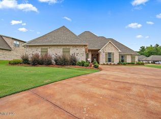 461 Edgewood Xing, Brandon, MS 39042