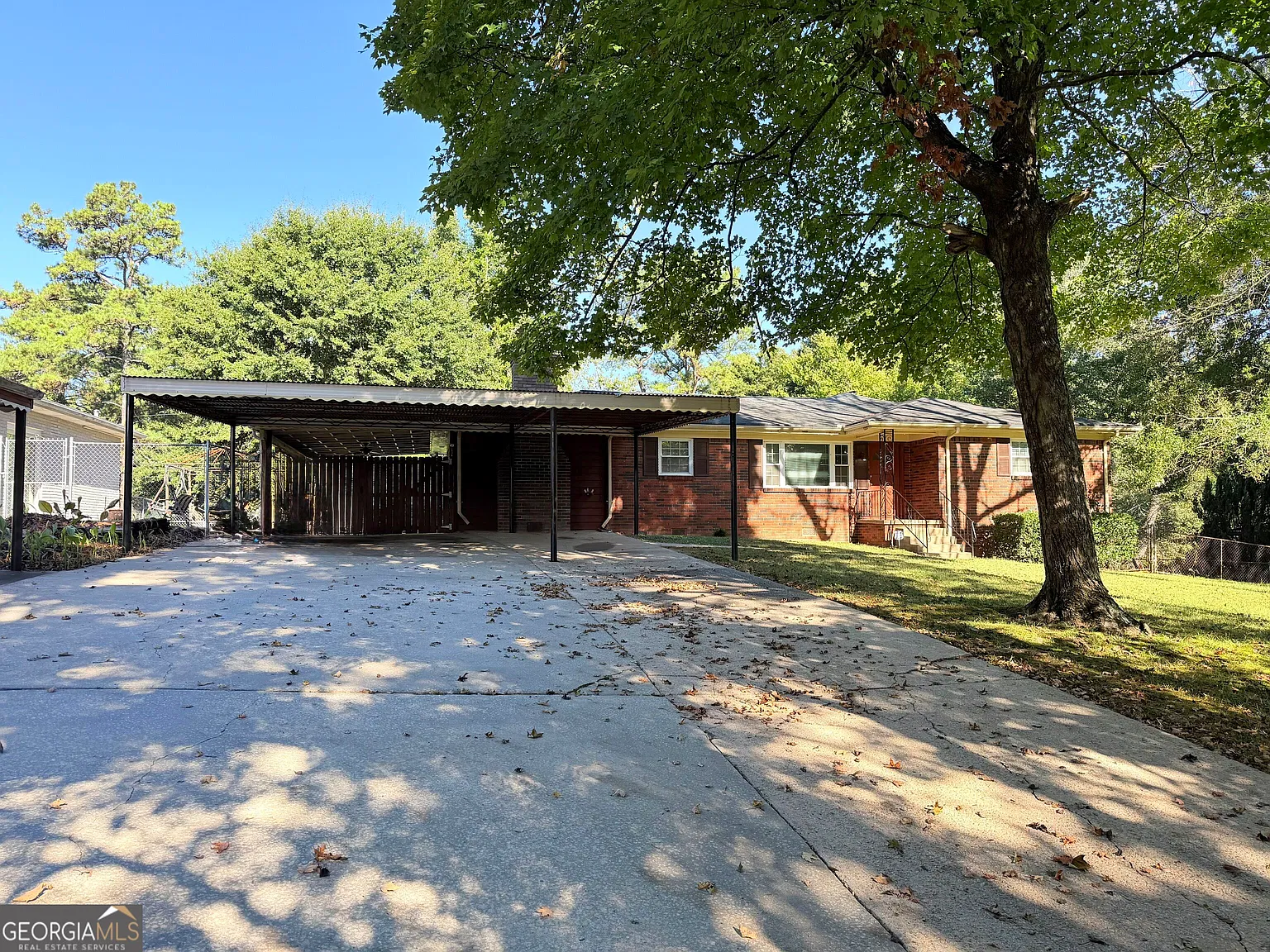 4 bed, 2.0 bath, 1990 sqft, $2,295 — Photo 1