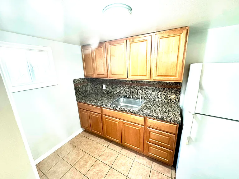 275 E 5th Ave — Photo 3