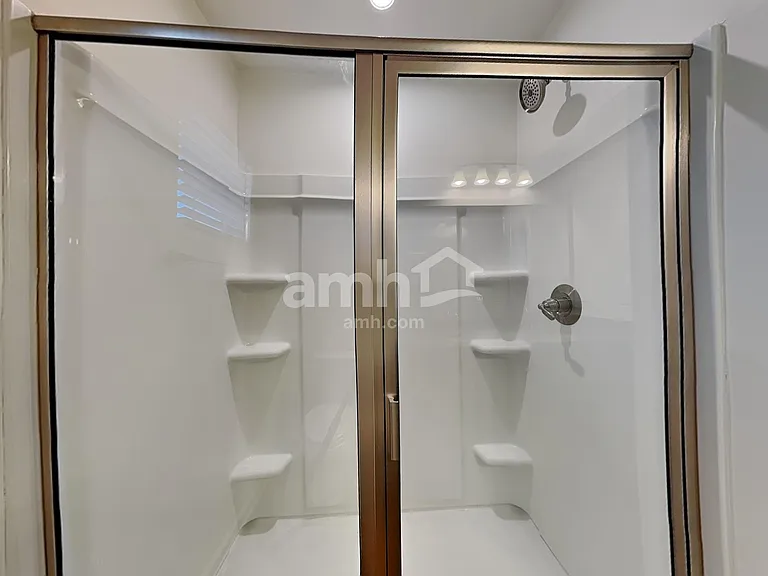 548 Larragan Dr — Photo 15