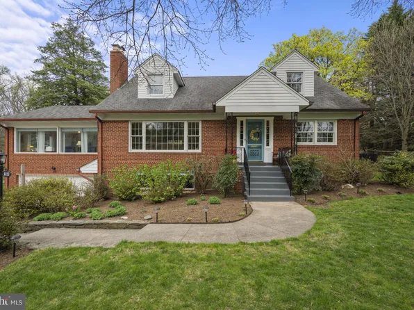 9823 Haverhill Dr, Kensington, MD 20895