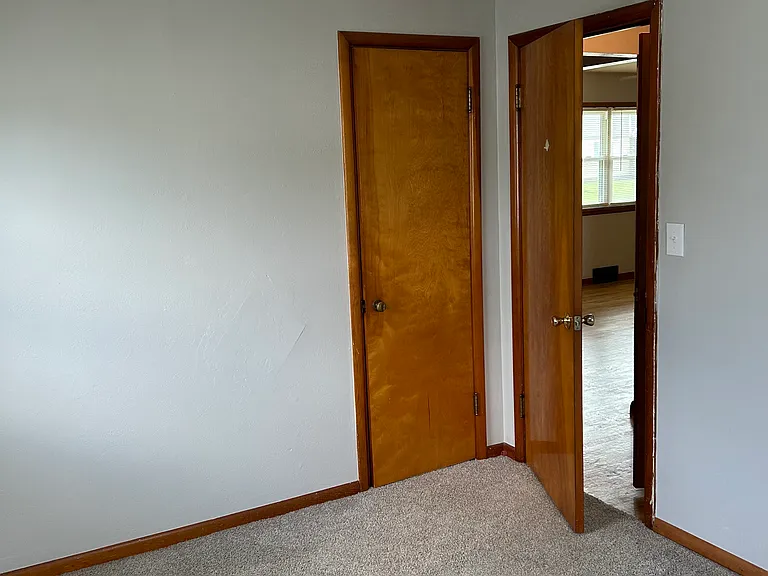 110 S Dana Ave — Photo 5