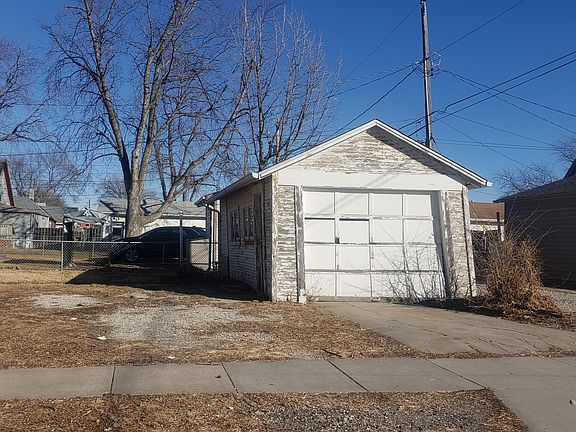 4th image of 3035-B Avenue St N