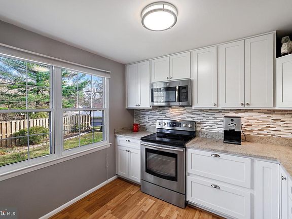 4th image of 248 Chalet Cir E