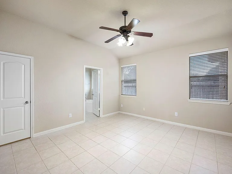 20935 Brodie Ln — Photo 15