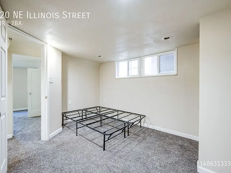 720 NE Illinois St — Photo 13