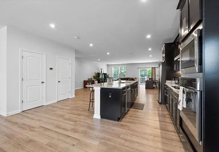 4641 Wistar Creek Dr #B — Photo 36