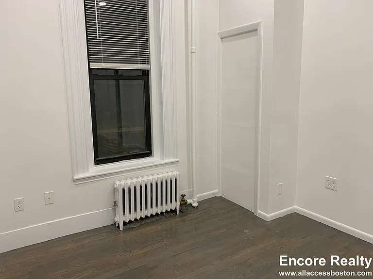 280 Newbury St #1 — Photo 9