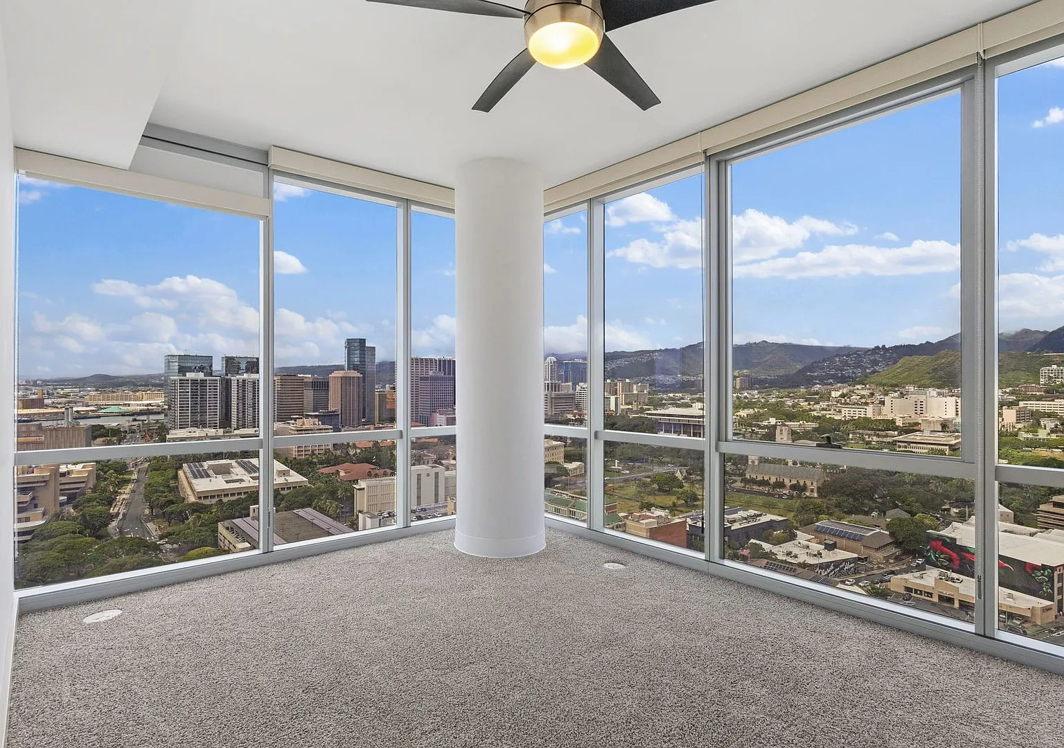 Kaka'ako High-Rise Living with Panoramic Ocean and Mountain Views — Photo 4