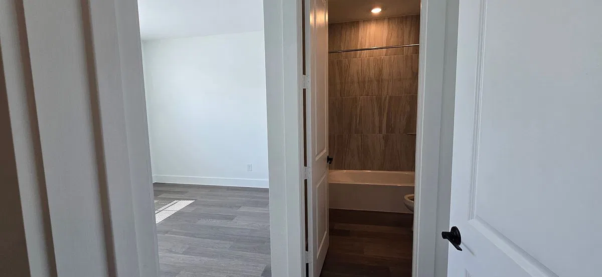 4 bed, 3.0 bath, 2445 sqft, $3,200 — Photo 3